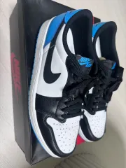 ジョーダン 1 レトロ ロー OG ブラック アンド ダーク パウダー ブルー 275