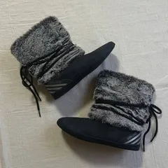 極希少　adidas NEO LABEL × Selena Gomez　アディダスネオレーベル　 セレーナゴメス　コラボ　ショートブーツ　ミドルブーツ　ファー　レースアップ紐　3 stripes　シルバーロゴ　23.5cm　Y2K　平成ギャル　パンキッシュ