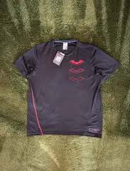 S プーマ X バットマン コラボ パフォーマンス グラフィック Tシャツ ブラック