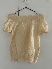 オフショルダー半袖ブラウス