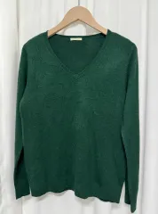 GU Vネック ニット グリーン M