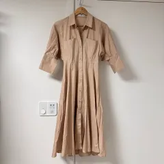 パーソンズ ピンタックシャツロングワンピース ベージュ