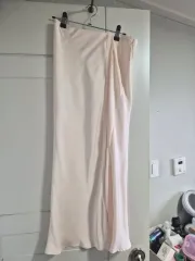 ZARA アイボリー サテン ロング丈スカート 新品