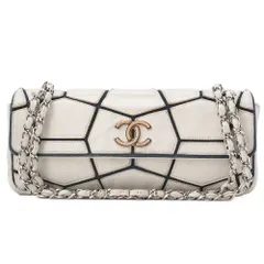 CHANEL シャネル ラムスキン イーストウエスト シングル ターンロック チェーンショルダー 白×黒  シルバー金具  ターンロック  ブランド【中古】【送料無料】