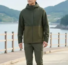 105 ユニクロ ブロックテック ウインドブレーカー