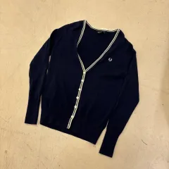 フレッドペリー ネイビー スモールロゴ カーディガンのサムネイル