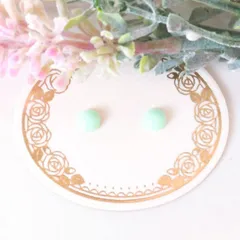 【特別価格】no.525　レジン　シンプル　パステルグリーンの小さいピアス　イヤリング　ハンドメイド