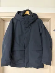 ユニクロ ハイブリッド ダウン アウター ネイビー 100