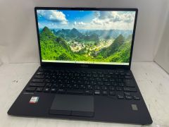 超軽量738g LIFEBOOK U9311F 8GB/128GB Corei3 超軽量738g LIFEBOOK U9311F 8GB/128GB Corei3 - メルカリ