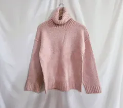 unequal ピンク色 タートルネック セーター