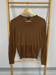 ユニクロ メリノ Vネック ニット