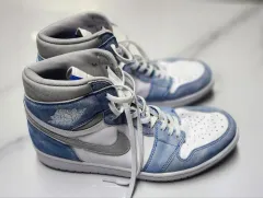 ナイキ ジョーダン 1 レトロ ハイ OG ハイパー ロイヤル