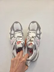 ナイキ ウィメンズ V2K RUN 新品 230