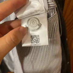 モンクレール ガンマブルー ダウン 出品 (鑑定書 含む)