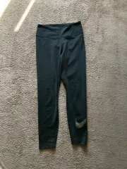 ナイキ レギンス ブラック スウッシュ