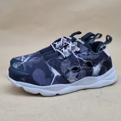 リーボック フューリーライト スニーカー 25センチ