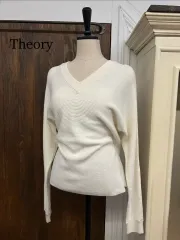 セオリー 正規品 アイボリー Vネック ニット