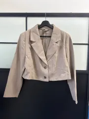 新品 H&M 肩パッド クロップド ジャケット