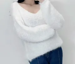 Vネック アンゴラ ニット