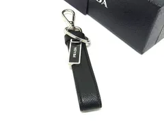 ■美品■ PRADA プラダ サフィアーノレザー キーホルダー キーリング チャーム レディース メンズ ブラック系 FV7889