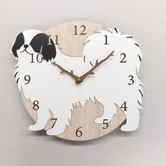 名入れ無料】犬小屋から顔を出しているポメラニアン白の掛け時計 木製
