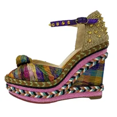 CHRISTIAN LOUBOUTIN(クリスチャンルブタン) サンダル 35 レディース - マルチ×ゴールド ウェッジソール/スタッズ/ラメ/チェック