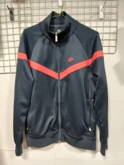 ナイキ 黒/レッド トラックジャージ ジップアップ ジャケット 105