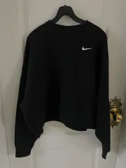 ナイキ クロップド スウェット S