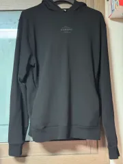 L SANDRO HOMME トーンオンンエンボスロゴ フーディー Tシャツ 出品