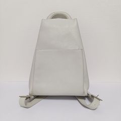 美品 earPAPILLONNER イアパピヨネ スタンドリュック ベージュ 革 美品 earPAPILLONNER イアパピヨネ スタンドリュック ベージュ 革