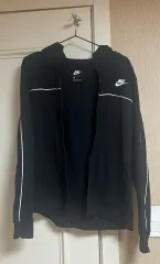 新品) NIKE 白 線 バイカラー 黒 フードジップアップ ブラック