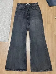 ザラ ブーツカット ブラックデニム