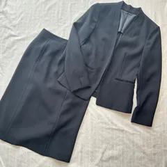美品　ザ・スーツカンパニー She ブラック サイズM スカートスーツ ノーカラー　カラーレス Vネックジャケット スカート ミモレ丈  裏地あり