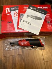 ポーチ付きM12最新発売ラチェットレンチ3/8milwaukeeミルウォーキー