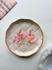 クラゲの耳飾り｜ガラスビーズと糸の一点もの【Boniquita】