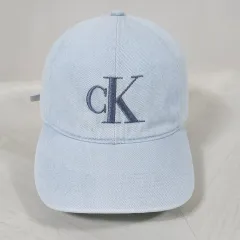 本当に かわいい Calvin Klein CK ライトブルー デニム ベースボールキャップ 帽子