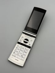 au Xperia acro IS11S Sony Ericsson ホワイト 白 - メルカリ