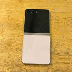 ☆ちょい美品 Galaxy Z Flip5 256GBSIMフリー KDDI○ - メルカリ