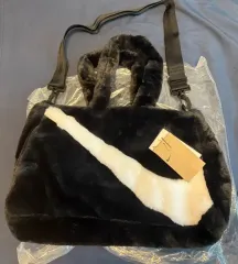 ナイキ ファー トートバッグ クロスバッグ ビックスウォッシュ バッグ