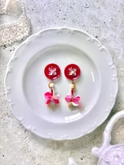 ヴィンテージボタンの耳飾り｜スパンコールとビーズの一点もの【Boniquita】