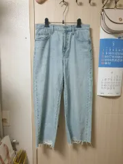 ユニクロ ライトブルーデニム