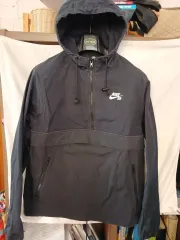 NIKE SB ブラック Anorak（アノラック）ウィンドブレーカー