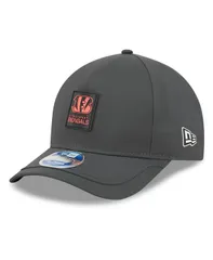 ニューエラ メンズ アクセサリー 帽子 New Era Mens Charcoal Cincinnati Bengals 2025 Sideline Cold Weather 9FORTY MCrown Adjustable Hat Charcoal チャコー