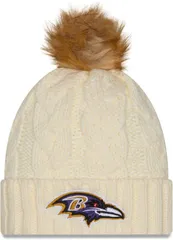 ニューエラ レディース アクセサリー 帽子 ニット New Era Womens Baltimore Ravens White Fur Pom Cuffed Knit Beanie NoColor ホワイト