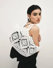 エイソス レディース バッグ フラワー柄 フラワー ASOS DESIGN floral crochet grab handle tote bag WHITE ホワイトのサムネイル