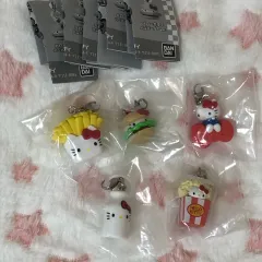 ハローキティ アメリカン デザイン めじるし アクセサリ ガチャ まとめ