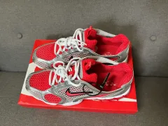 ナイキ エア ズーム スピリドン ケージ 2 スタジャン レッド