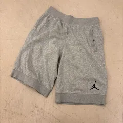ジョーダン スモールロゴ グレー ハーフパンツ