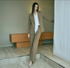 ジャケット2+パンツ1+ノースリーブ ブラウス 合計4ピース セットアップ