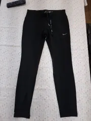 ナイキ ドライフィット ブラック レギンス (Mサイズ)